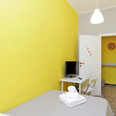 לינה וארוחת בוקר Yellow רומא