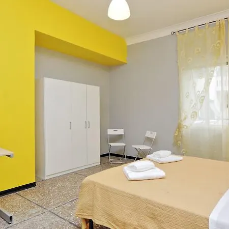 Yellow לינה וארוחת בוקר *