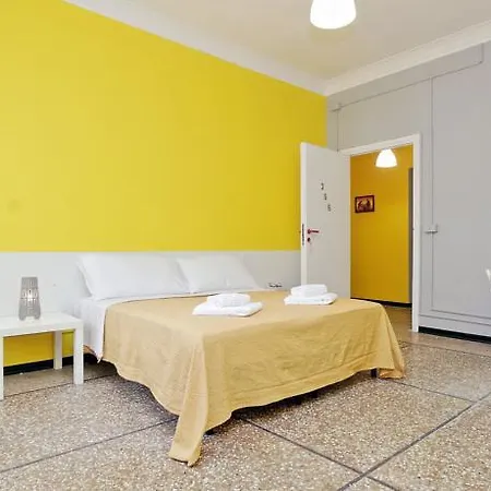 Yellow Nocleg ze śniadaniem *