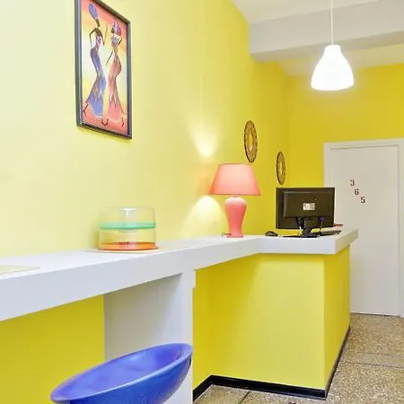 Yellow Nocleg ze śniadaniem Rzym